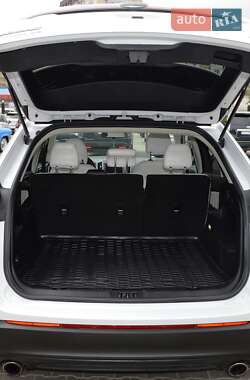 Внедорожник / Кроссовер Ford Edge 2016 в 