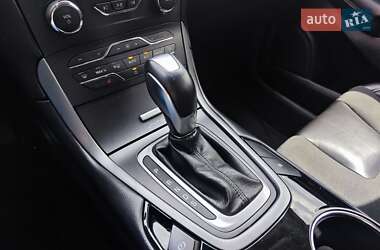 Внедорожник / Кроссовер Ford Edge 2015 в 