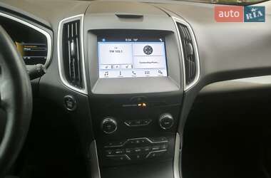 Позашляховик / Кросовер Ford Edge 2019 в 