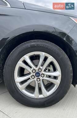 Внедорожник / Кроссовер Ford Edge 2015 в 