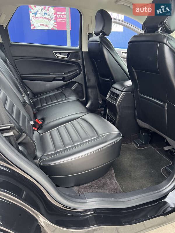 Внедорожник / Кроссовер Ford Edge 2016 в Нововолынске