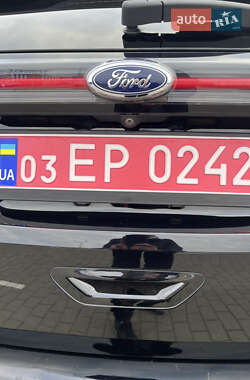 Внедорожник / Кроссовер Ford Edge 2016 в 