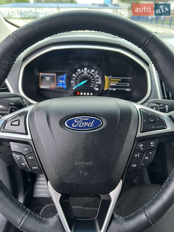 Внедорожник / Кроссовер Ford Edge 2016 в Нововолынске