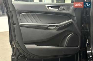 Позашляховик / Кросовер Ford Edge 2016 в 