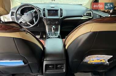 Внедорожник / Кроссовер Ford Edge 2017 в 