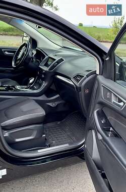 Внедорожник / Кроссовер Ford Edge 2016 в 