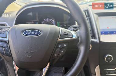 Позашляховик / Кросовер Ford Edge 2020 в 
