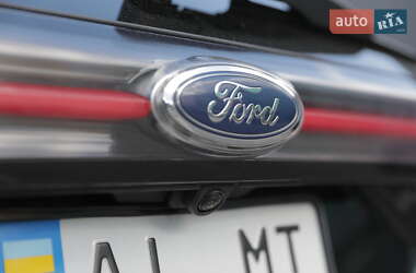 Внедорожник / Кроссовер Ford Edge 2015 в 
