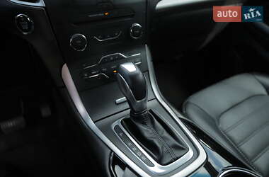 Внедорожник / Кроссовер Ford Edge 2015 в 