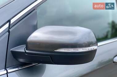 Позашляховик / Кросовер Ford Edge 2016 в 