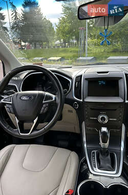 Позашляховик / Кросовер Ford Edge 2018 в 