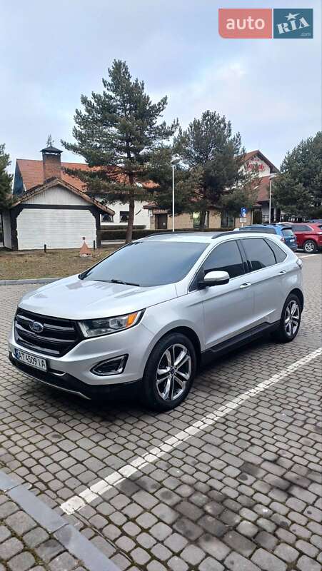 Позашляховик / Кросовер Ford Edge 2016 в 