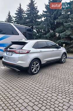 Позашляховик / Кросовер Ford Edge 2016 в 
