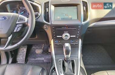 Позашляховик / Кросовер Ford Edge 2017 в 