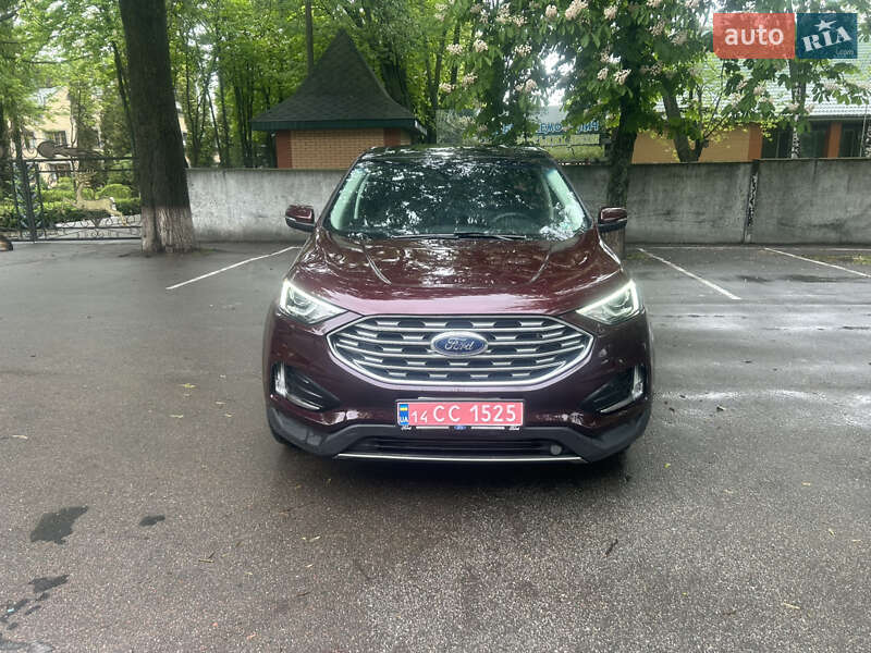 Позашляховик / Кросовер Ford Edge 2018 в 