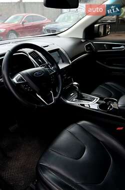 Позашляховик / Кросовер Ford Edge 2016 в 