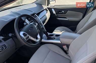 Позашляховик / Кросовер Ford Edge 2013 в 