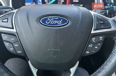 Внедорожник / Кроссовер Ford Edge 2016 в 