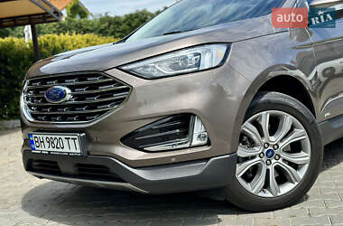 Позашляховик / Кросовер Ford Edge 2019 в 