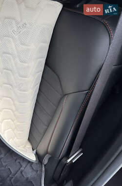 Позашляховик / Кросовер Ford Edge 2020 в 
