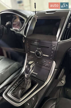 Внедорожник / Кроссовер Ford Edge 2016 в 