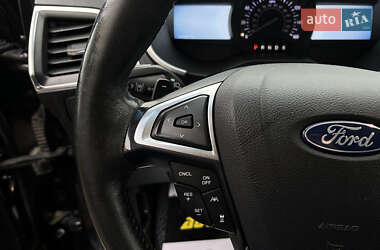 Внедорожник / Кроссовер Ford Edge 2018 в 