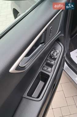 Внедорожник / Кроссовер Ford Edge 2022 в 