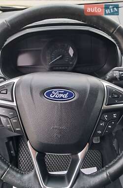 Внедорожник / Кроссовер Ford Edge 2022 в 