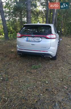 Позашляховик / Кросовер Ford Edge 2016 в 