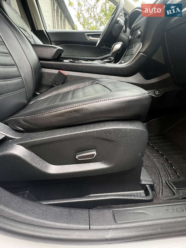 Внедорожник / Кроссовер Ford Edge 2016 в Дубно