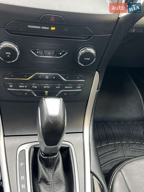 Внедорожник / Кроссовер Ford Edge 2016 в Дубно