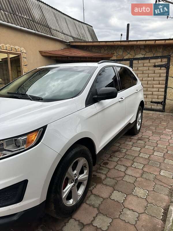 Позашляховик / Кросовер Ford Edge 2016 в 