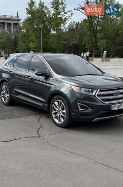 Позашляховик / Кросовер Ford Edge 2015 в 
