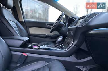 Позашляховик / Кросовер Ford Edge 2015 в 