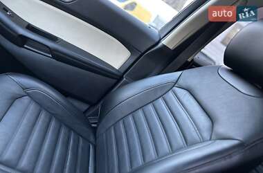Позашляховик / Кросовер Ford Edge 2015 в 
