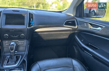 Внедорожник / Кроссовер Ford Edge 2016 в 