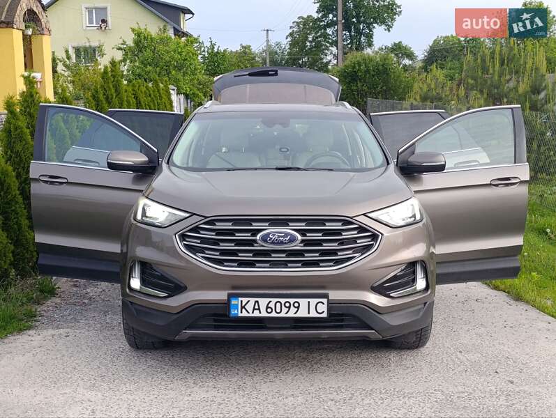 Внедорожник / Кроссовер Ford Edge 2018 в 
