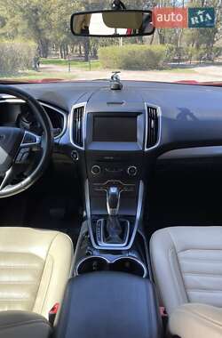 Внедорожник / Кроссовер Ford Edge 2015 в 