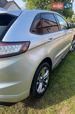 Позашляховик / Кросовер Ford Edge 2016 в 