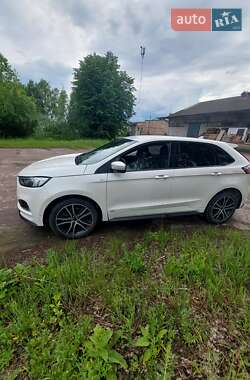 Позашляховик / Кросовер Ford Edge 2019 в 