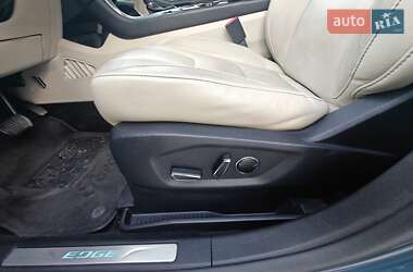 Внедорожник / Кроссовер Ford Edge 2016 в 