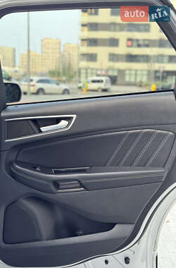 Внедорожник / Кроссовер Ford Edge 2015 в 