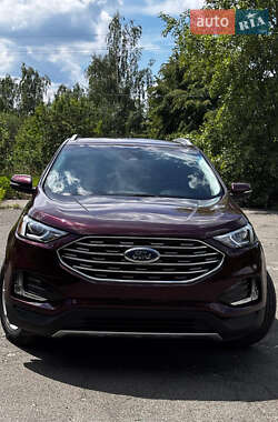 Позашляховик / Кросовер Ford Edge 2019 в 