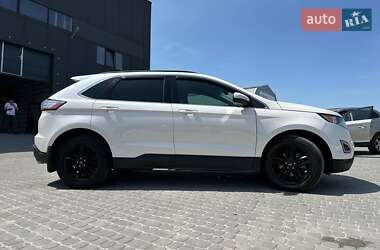 Позашляховик / Кросовер Ford Edge 2018 в 