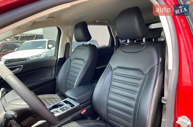 Позашляховик / Кросовер Ford Edge 2021 в 