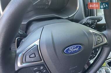 Внедорожник / Кроссовер Ford Edge 2020 в 