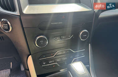 Внедорожник / Кроссовер Ford Edge 2016 в 