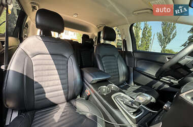 Внедорожник / Кроссовер Ford Edge 2016 в 