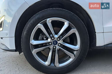 Внедорожник / Кроссовер Ford Edge 2016 в 