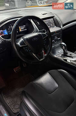 Внедорожник / Кроссовер Ford Edge 2016 в 